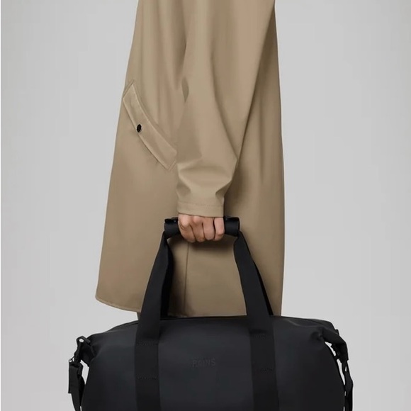 RAINS Hilo Weekend Bag Small - BLACK - NWT - Picture 5 of 7